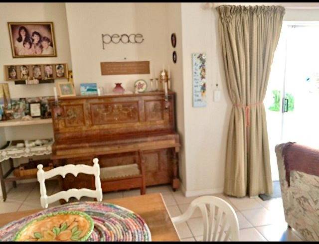 3 BEDROOM HOUSE FOR SALE IN LAGUNA SANDS